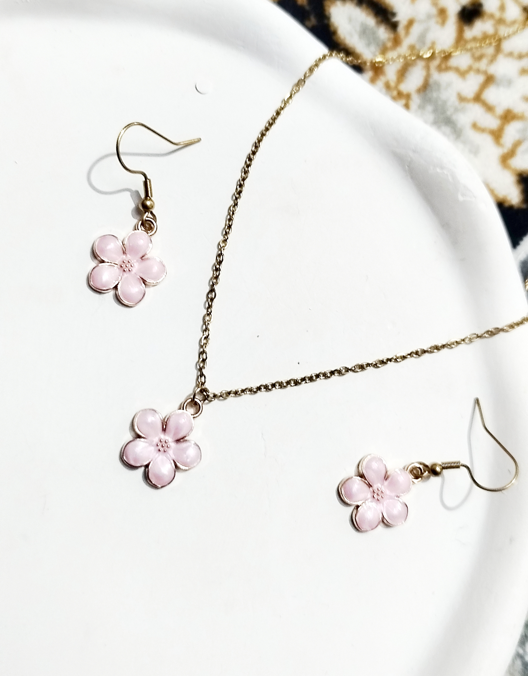 نیم ست گوشواره گردنبند گل صورتی ترند استیل ضد حساسیت از برند Zara accessories
