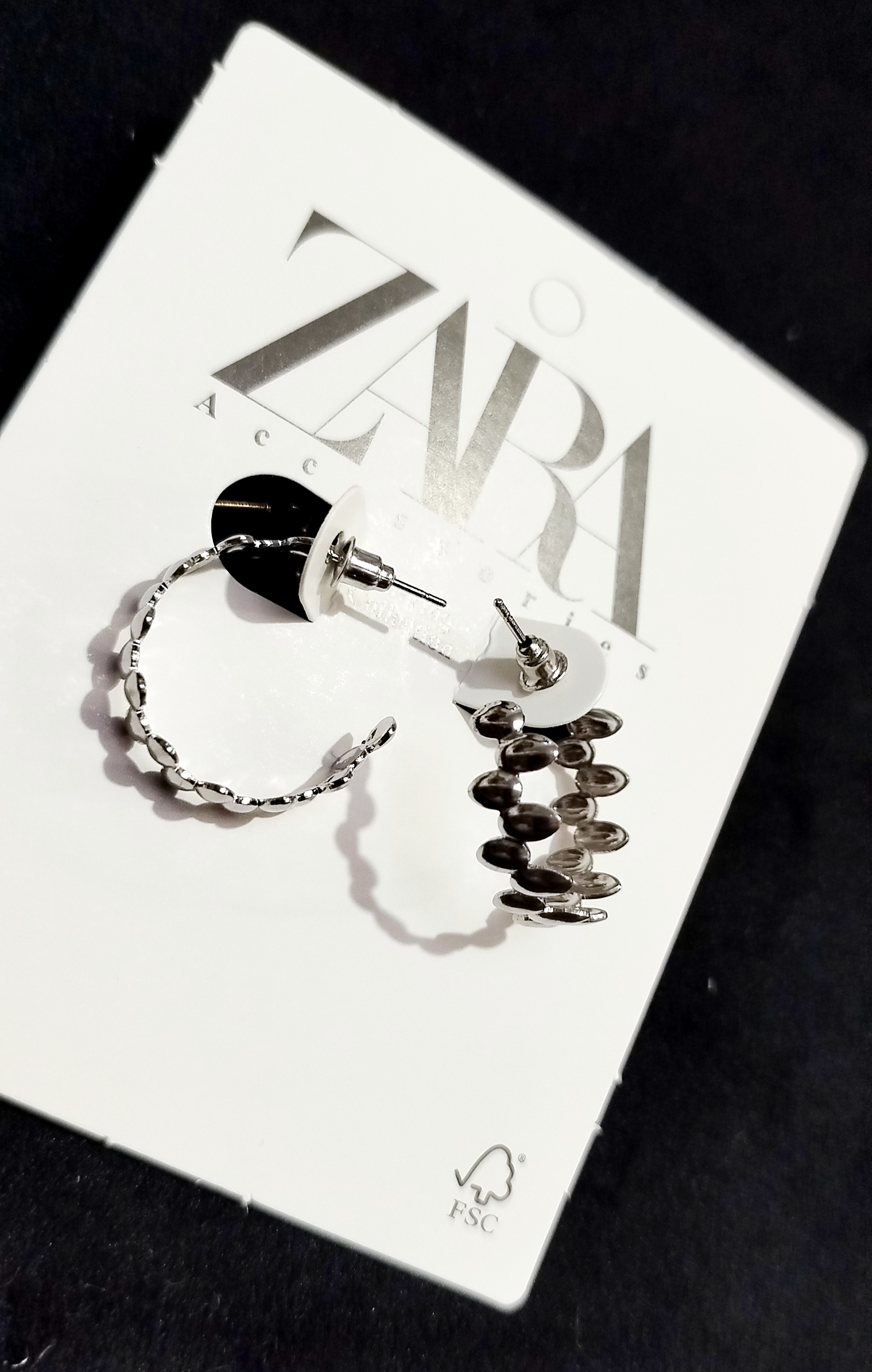گوشواره نیم حلقه مدل فرفری استیل 316 قطر 3 سانت سایز متوسط از برند Zara accessories