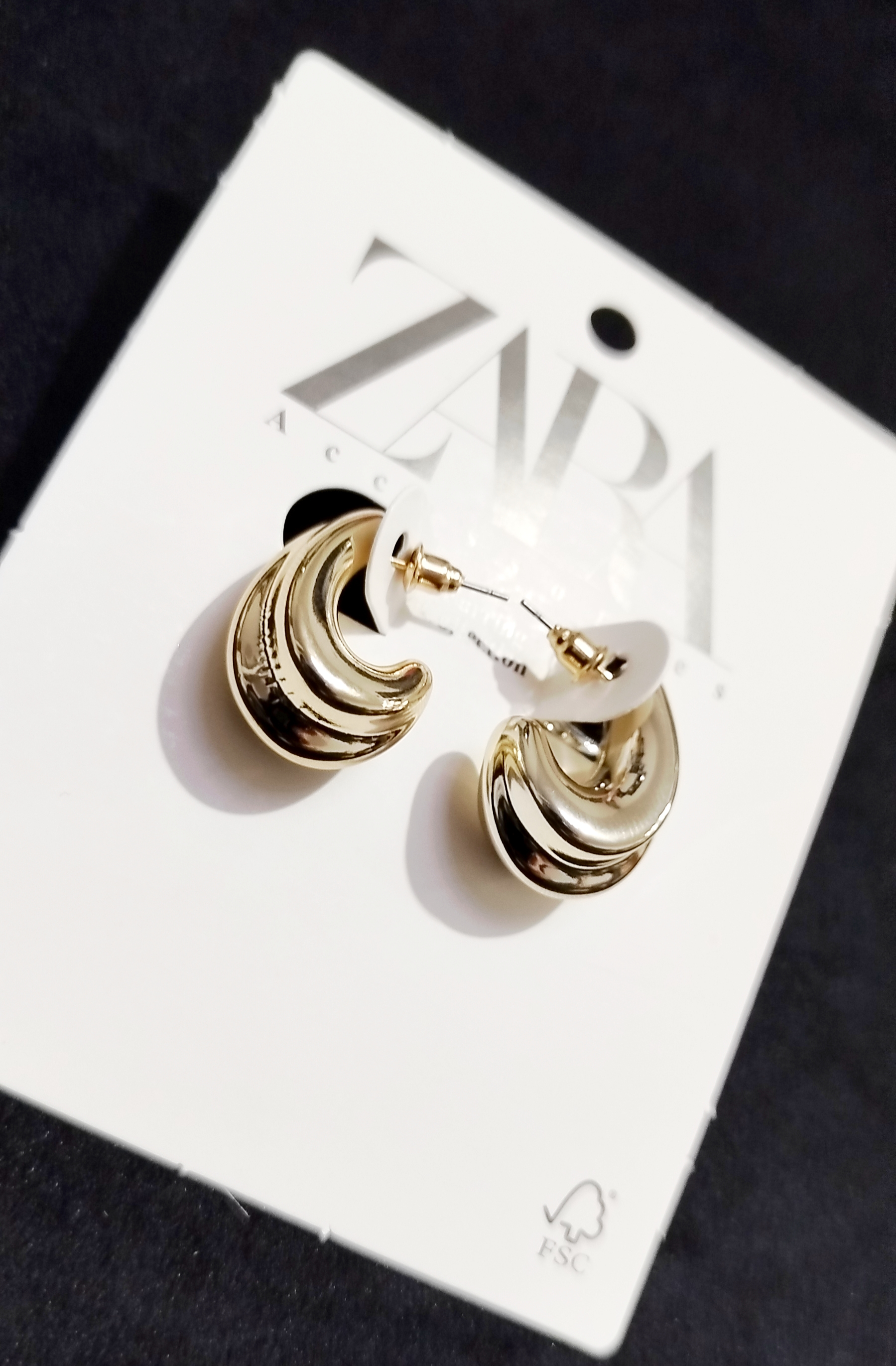 گوشواره دم وال فشن سه بعدی جنس رادیوم رنگ ثابت ضد حساسیت و آلرژی Zara accessories