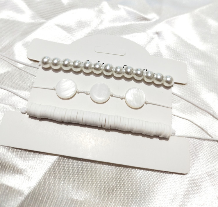 دستبند و پابند مرواریدی و صدفی طبیعی (Cowrie) ست سه تایی| قابل تنظیم، استایل ساحلی تابستانی دریایی، چندکاره از برند H&M ایتالیا