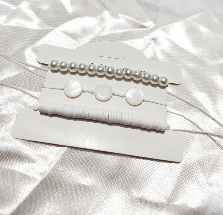 دستبند و پابند مرواریدی و صدفی طبیعی (Cowrie) ست سه تایی| قابل تنظیم، استایل ساحلی تابستانی دریایی، چندکاره از برند H&M ایتالیا