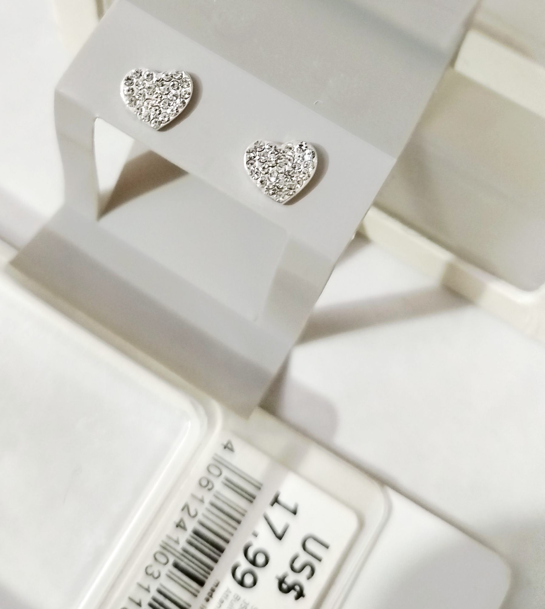 گوشواره نقره عیار925 طرح قلب با نگین کریستال سوارسکی اصل عیار حکاکی شده از برند سیکس ایتالیا سفارش آمریکا