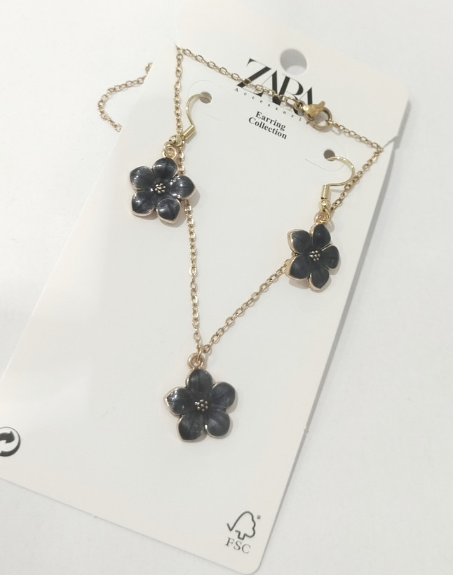 نیم ست گوشواره گردنبند گل مشکی ترند استیل ضد حساسیت از برند Zara accessories